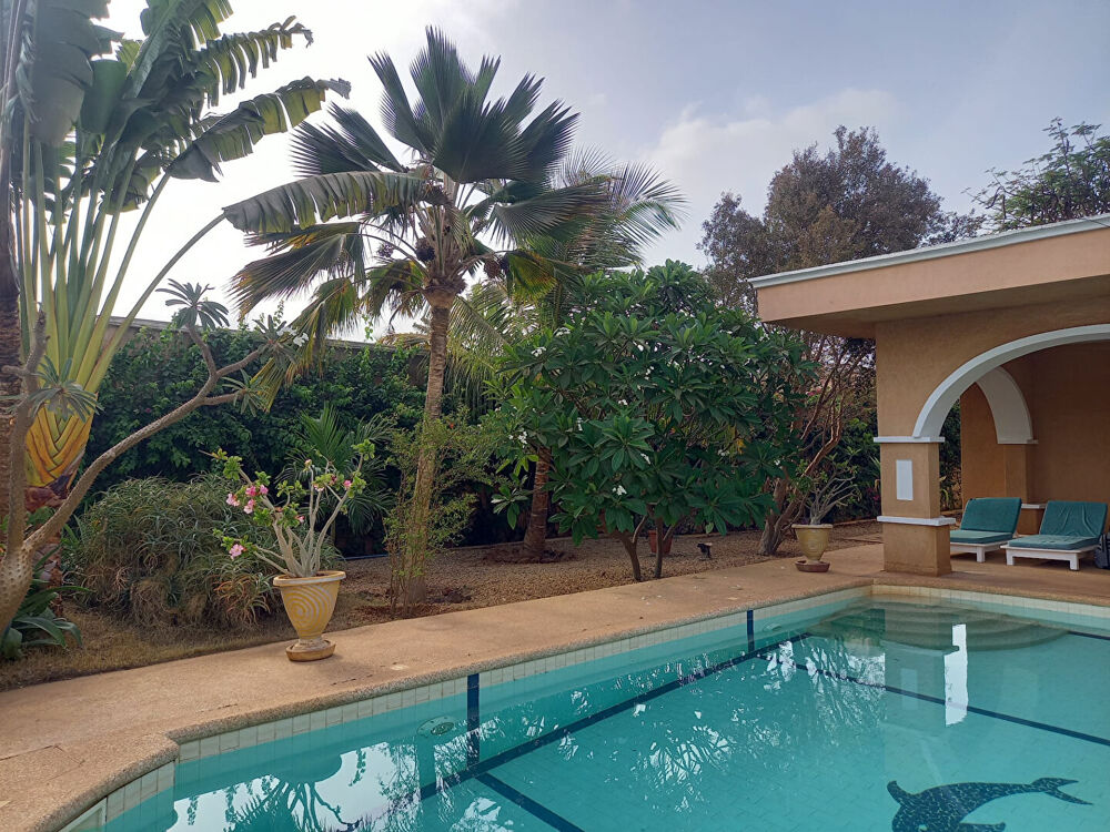 Vente Maison A SAISIR  A 200 M DE LA LAGUNE DE SOMONE  JOLIE VILLA DE 3 CHAMBRES  DANS UN TERRAIN  DANS UN ECRIN DE VERDURE Somone (Senegal)