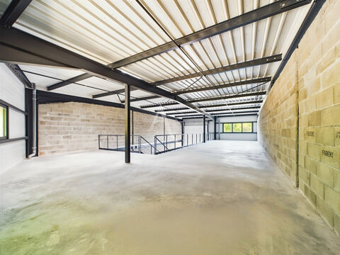   Local d'activité Mesigny 193m² 