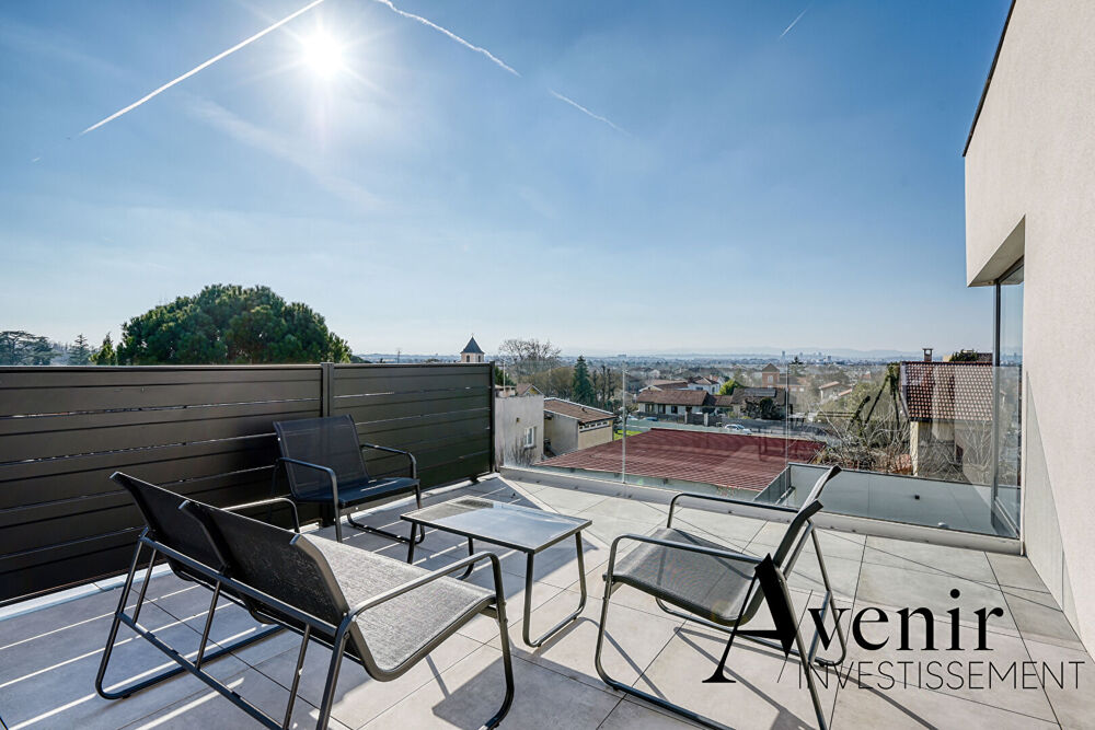Decines Charpieu- villa d'exception de 320 m2 -5 chambres - piscine
