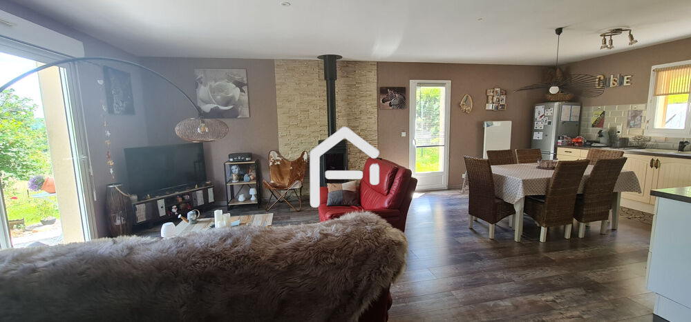 Vente Maison Plain-pied à Objat avec vue dégagée et beau terrain ! Objat