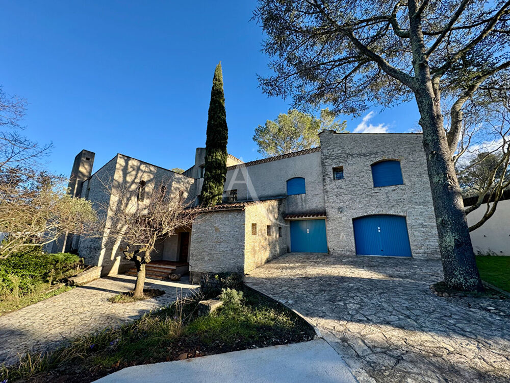 Maison 9 pièces 400 m² · à Nimes · 400 m² · 524 000 €