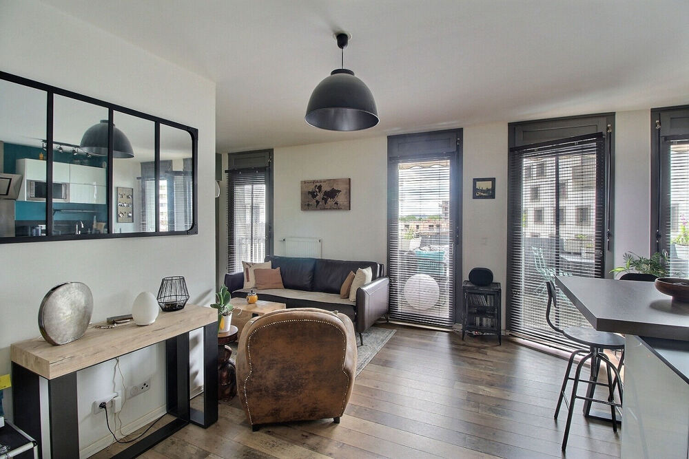 Vente Appartement Appartement  en duplex  de type 3 pièces 54.03 utiles (51.23 m² carrez)  revisité en grand F2 représentant 54.03 m² utiles Massy