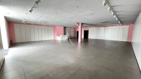 Local commercial  200 m2 2720 17200 Royan