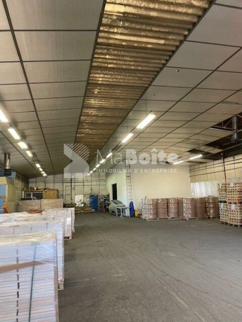 LE COTEAU - Bâtiment de 630 m² 325000 42120 Le coteau