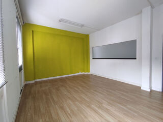   Artigues Pres Bordeaux: A louer bureau N° 16B de 22 m2 Artigues pres bordeaux