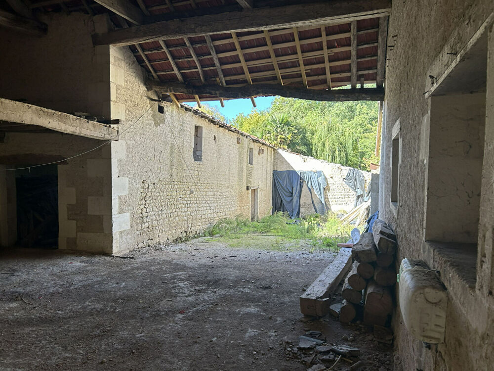 Grande grange à rénover avec permis de construire