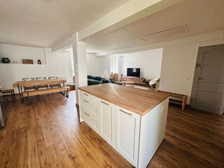  Immeuble à vendre 9 pièces 230 m²