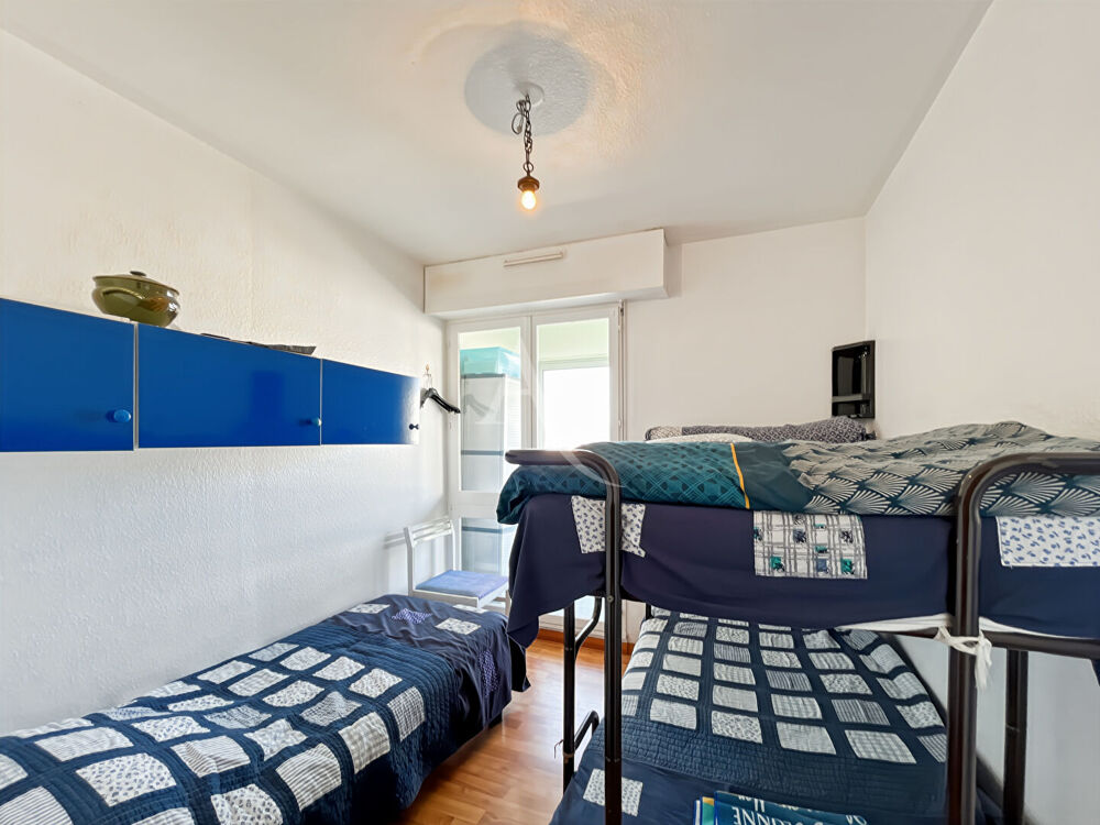 Appartement 2 pièce(s) avec une vue dégagée et un garage