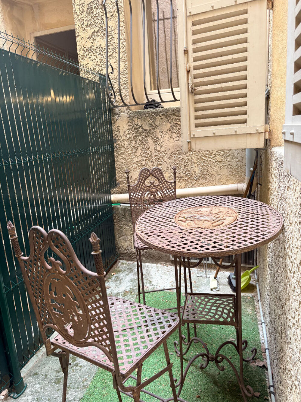 Vente Appartement Appartement Avignon 2 pièce(s) 30 m2 - COEUR DE VILLE, CLIMATISATION, COUR, 1ER ETG Avignon