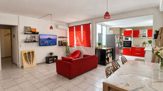  Immeuble à vendre 15 + pièces 742 m²