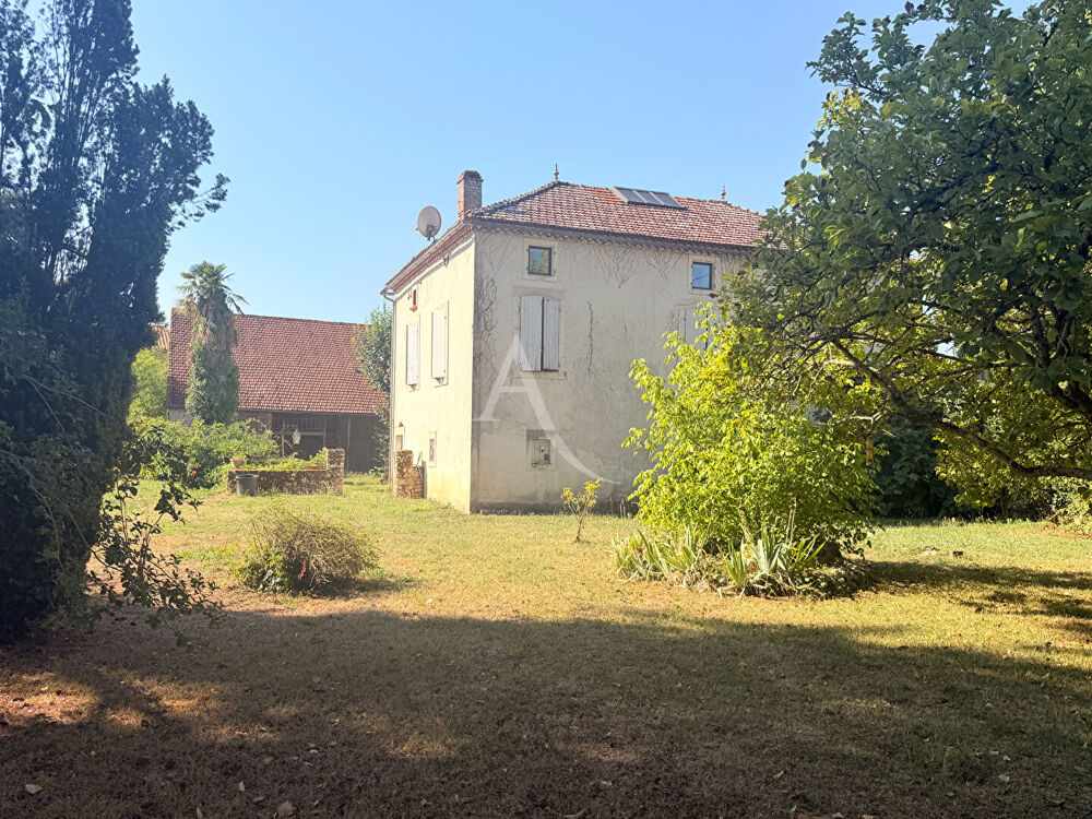 Vente Maison Bel ensemble grande maison, grange et petite maison à rénover, terrain Anglars juillac
