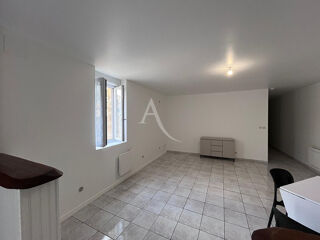  Appartement à louer 4 pièces 81 m²