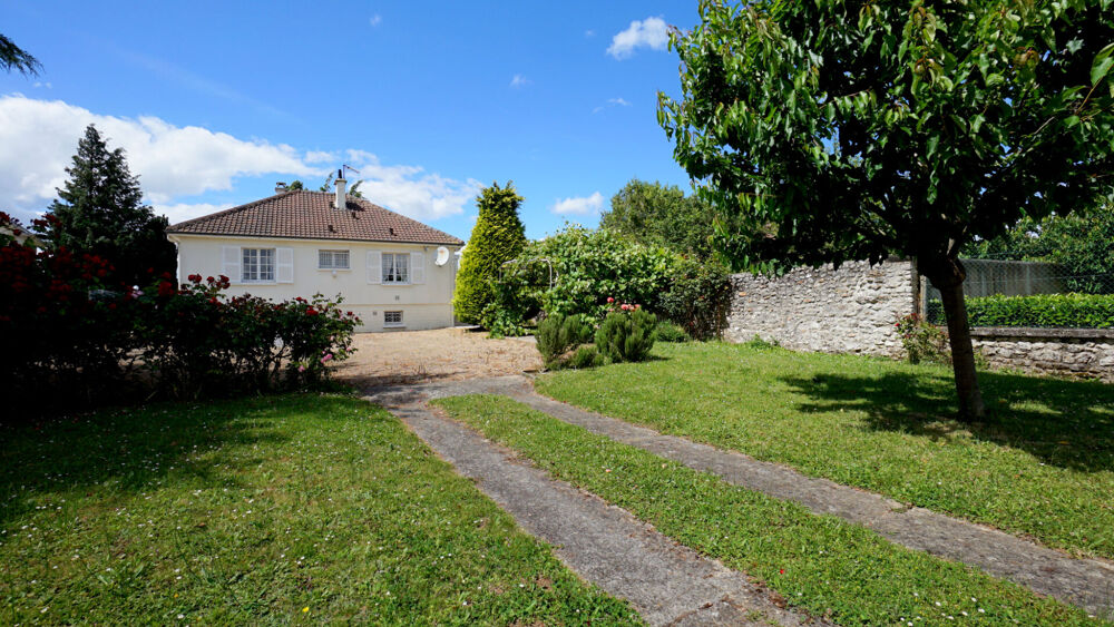 Maison avec sous-sol - 3 chambres - 1198m² de terrain