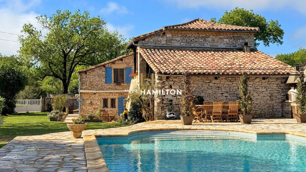 PROPRIÉTÉ EN PIERRE RESTAURÉE AVEC PISCINE, PROCHE SAINT-ANTONIN-NOBLE-VAL