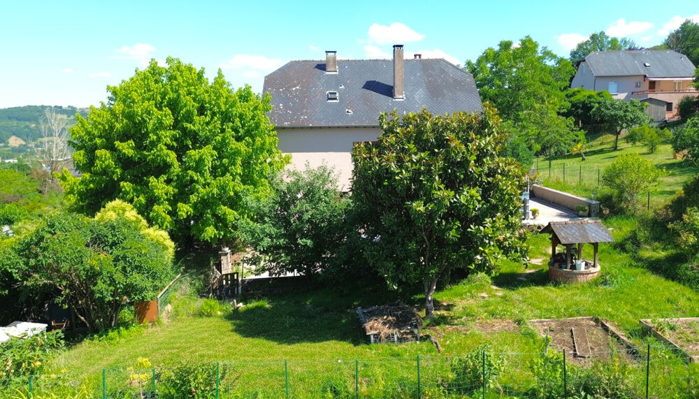 Maison d'environ 255 m² avec 2 Logements + 954 m² de terrain