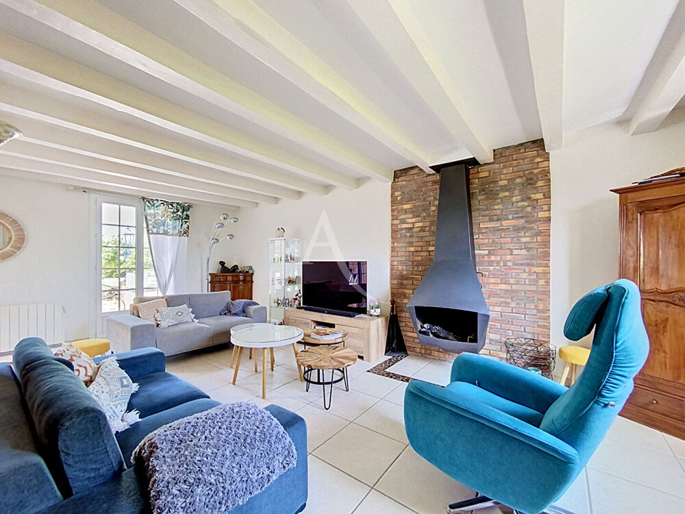 Vente Maison Maison de 114.28 m² avec piscine et jardin - Orgeval Orgeval