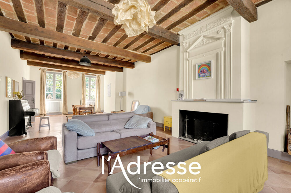 Vente Maison Exclusivité l'Adresse - Le BURGAUD - Maison de maître d'environ 290 m² avec parc arboré de 2 492 m², pigeonnier et dépendances Le burgaud