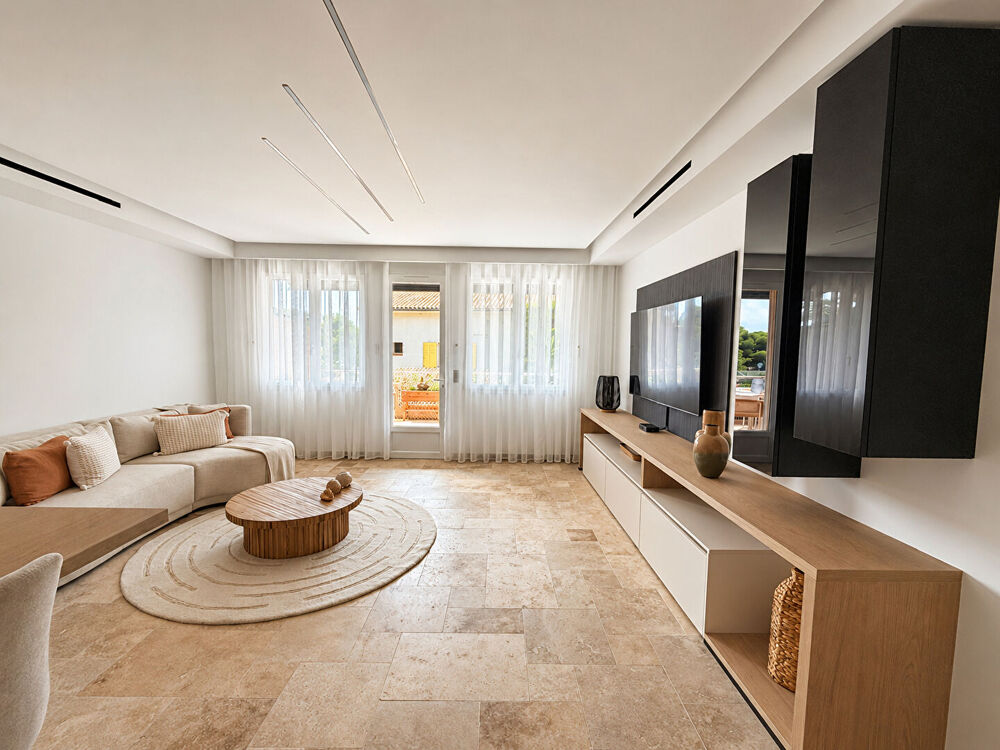 Vente Appartement T3 Rénové - Plage et commerces à pied - Aperçu mer Les issambres