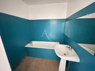  Appartement à louer 4 pièces 76 m²