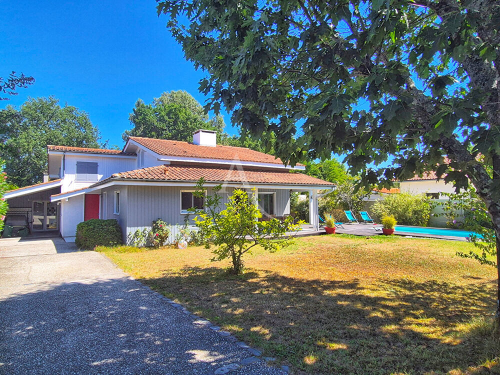 LEOGNAN - Maison familiale 180 m² - sur 900 m² de terrain avec piscine