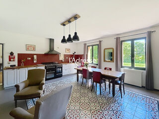  Villa à vendre 15 + pièces 505 m²