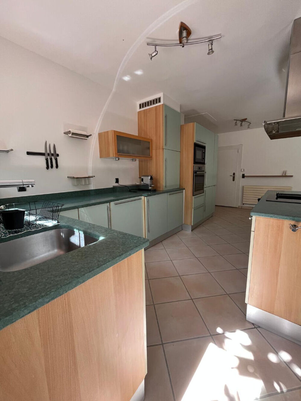 Location Maison LES MILLES VILLA MEUBLEE GARAGE JARDIN Aix en provence