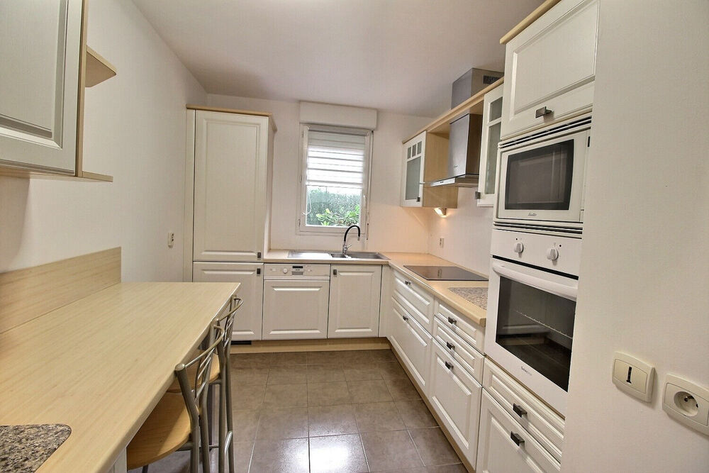 Vente Maison Maison Massy en copropriété  100 m² avec cave et deux parkings couverts Massy
