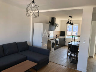  Appartement à louer 2 pièces 53 m²