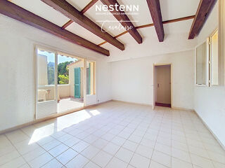 Vente Appartement Plages, commerces et port accessibles à pied pour cet appartement 3 pièces au dernier étage Cavalaire sur mer