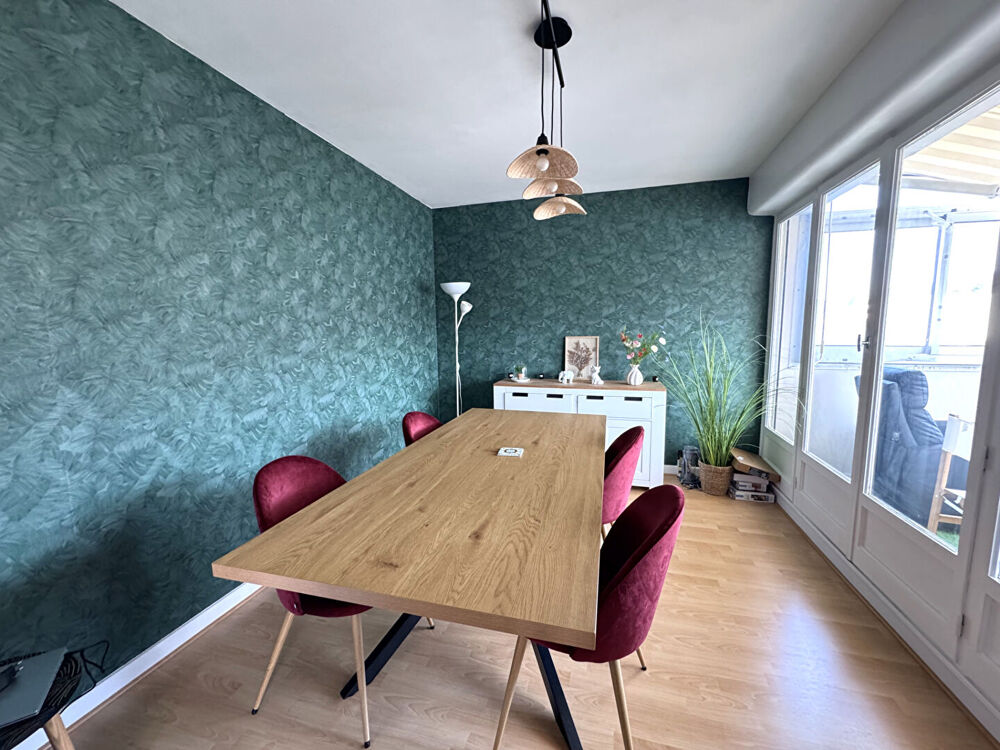 Vente Appartement Appartement à Lons-Le-Saunier / 4 pièces / 2 chambres / 97 m² Lons le saunier