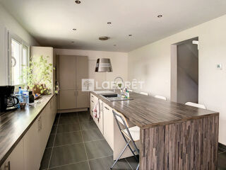  Maison à louer 7 pièces 162 m²
