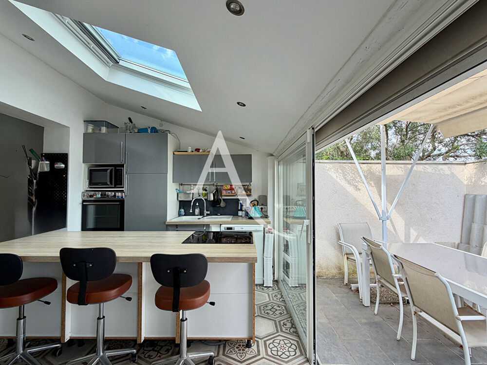 PALAVAS-LES-FLOTS - RIVE DROITE - MAISON - VUE ÉTANG - 87 M² - UNE PARCELLE DE 204 M² - UNE CHAMBRE - UN COIN NUIT OU BUREAU -
