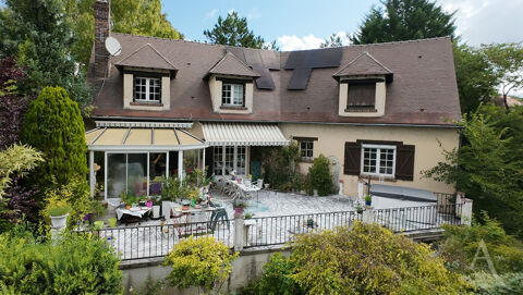   Maison sur S/sol total  Villette de 8 pices, 5 chambres et plus de 2600m de terrain Maison - 8 pice(s) - 200 m