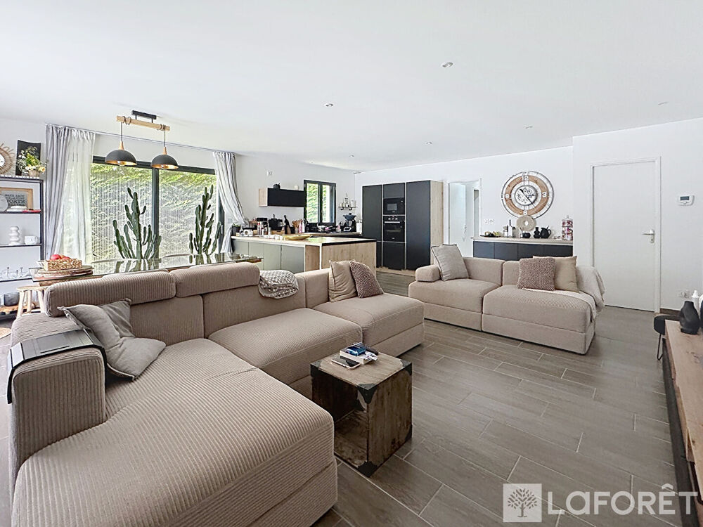 Maison Four 4 pièce(s) 112 m2
