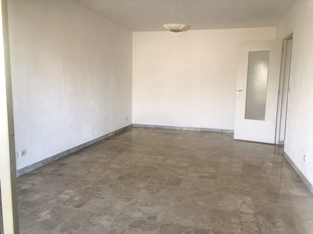 Location Appartement SPACIEUX STUDIO EN DERNIER ETAGE Cagnes sur mer