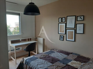  Appartement à louer 1 pièce 76 m²