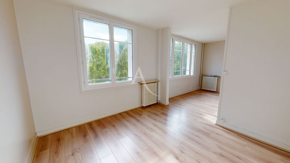 Location Appartement 419  (Appartement A louer) : Appartement BOUGIVAL 4 pièce(s)  72,15m2 - 1 452.42   CC Bougival
