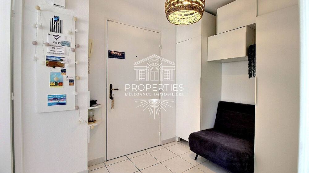 Vente Appartement LE LAVANDOU - GRAND JARDIN - T2 RENOVE - DERNIER ETAGE - TERRASSE - PARKING - PISCINE Le lavandou