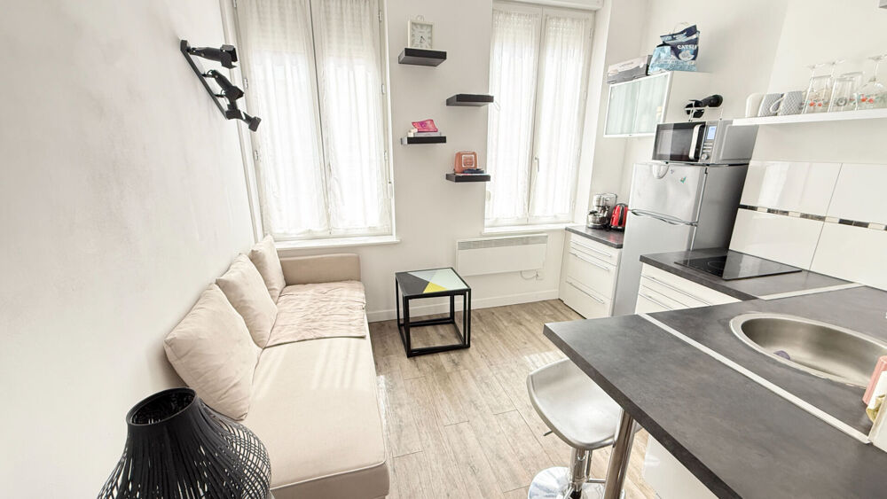 APPARTEMENT AVEC UNE CHAMBRE ET UN PARKING