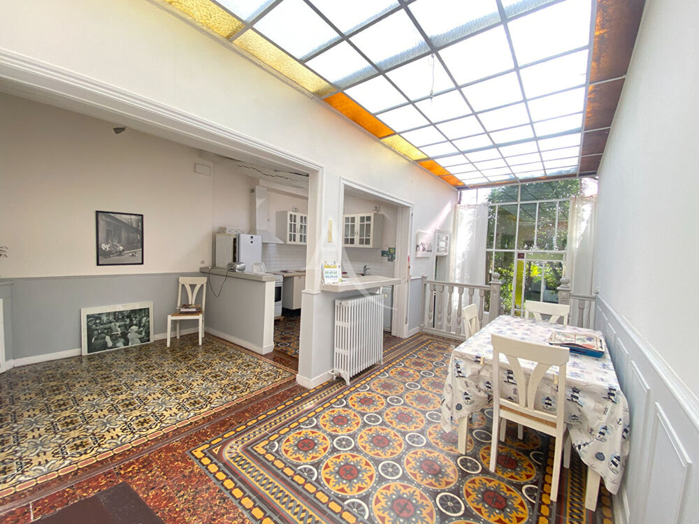 Maison de faubourg avec jardin, à deux pas du centre-ville