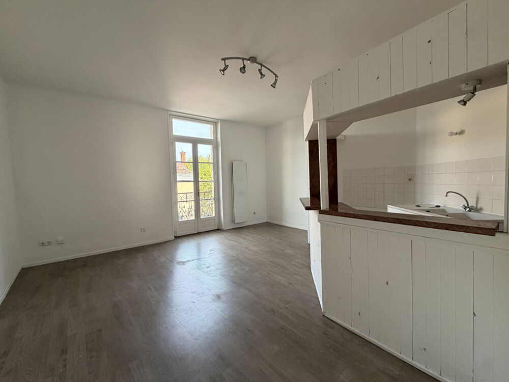 APPARTEMENT T2 CENTRE PONT DE BEAUVOISIN