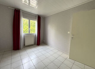  Appartement à louer 5 pièces 121 m²