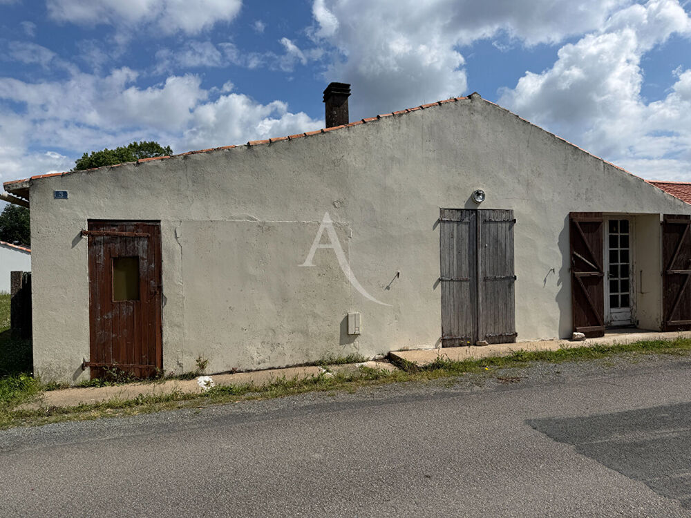 Maison 2 pièces 101 m² · à Saint Avaugourd des La... · 101 m² · 77 000 €