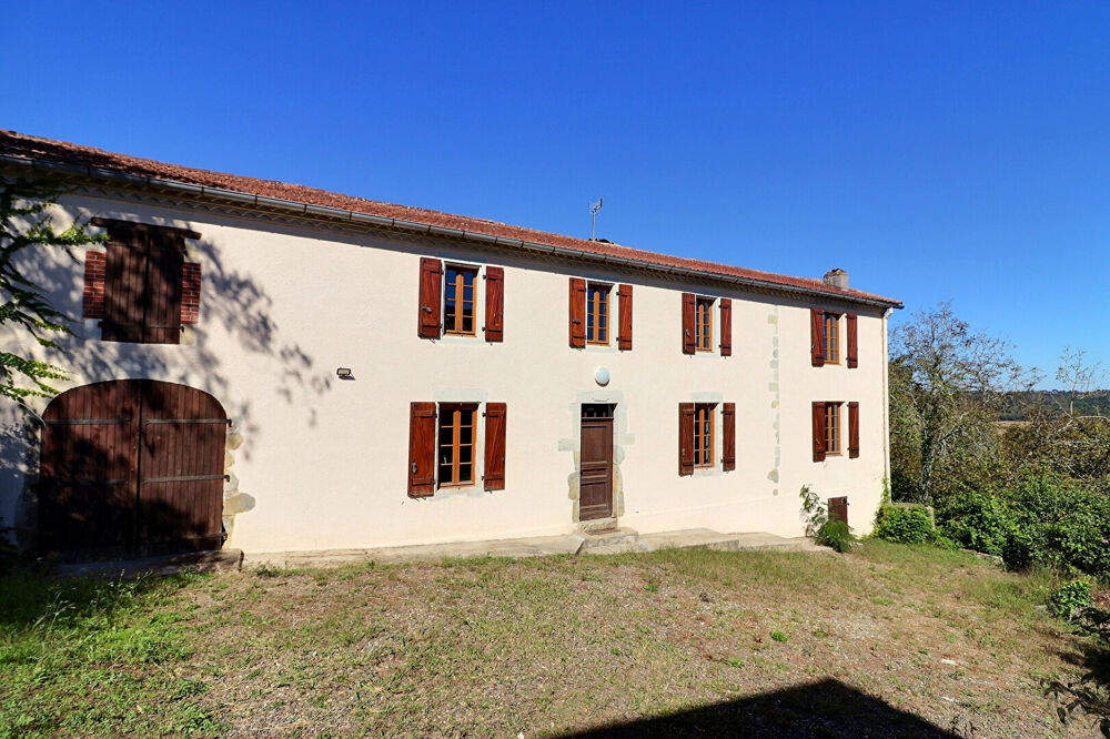 Maison de caractère avec beaux volumes, fibre et faible taxe foncière