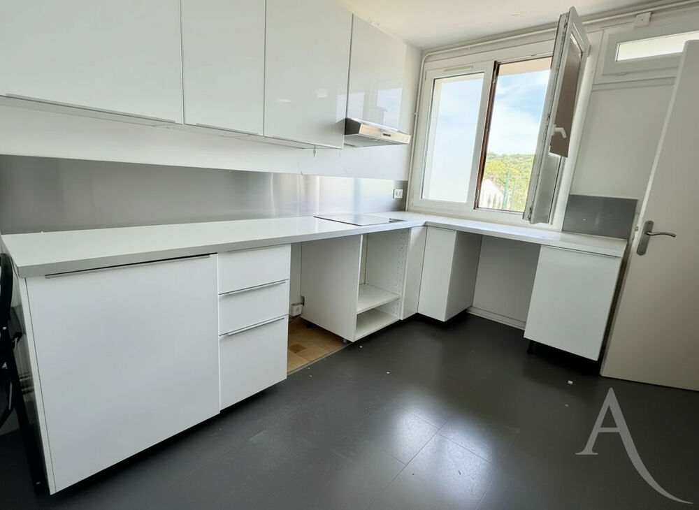 Appartement 4 pièces Chaville Rive Gauche Résidence calme à proximité de la forêt dernier étage