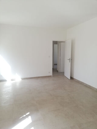  Appartement à louer 3 pièces 68 m²