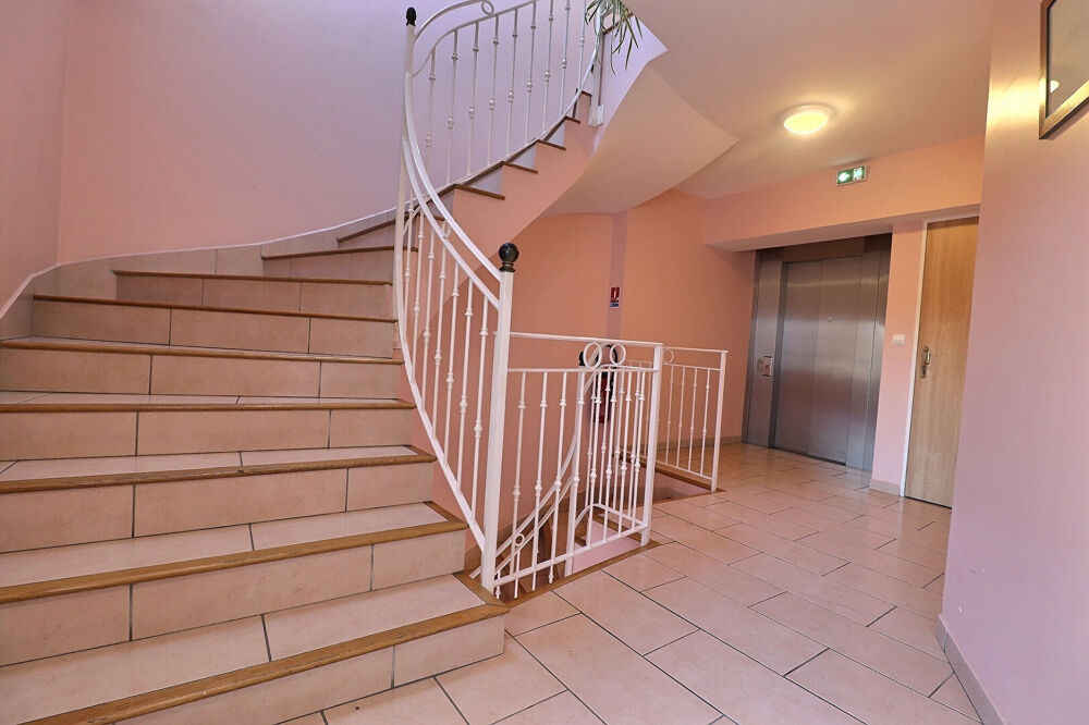 Vente Immeuble Immeuble à Vendre à Etampes 1200 m2 Etampes