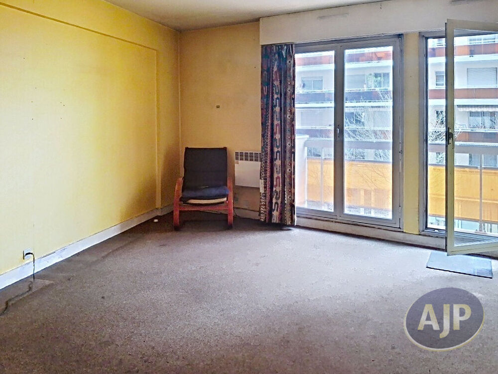 Vente Appartement Studio avec balcon + cave Paris 12