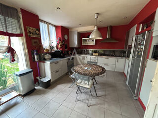  Maison à louer 7 pièces 186 m²