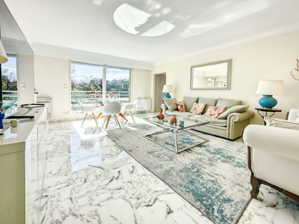 Vente Appartement 4 P Vue dégagée collines et aperçu mer Le cannet